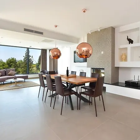 Luxury Offering Calm Atmosphere فيلة *